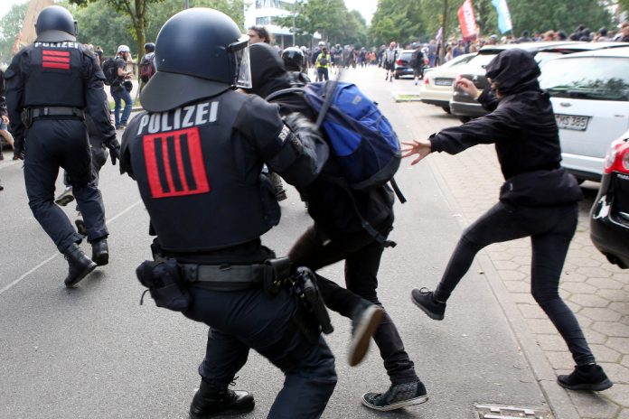 G20-Demonstranten zu unrecht festgenommen?