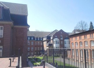 Diskussion über Sitzungsgelder Der Campus Design, Medien und Information der HAW Hamburg.