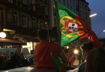 Ein bisschen Portugal in Hamburg Portugiesische Flaggen so weit das Auge reicht.