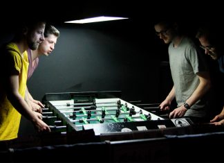 Kurbeln verboten: Elf Kickerkneipen im Test Der Kicker im Haus 73