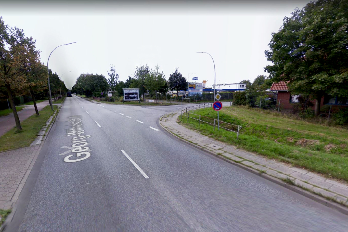 An der Kreuzung Pollhornbogen/Georg-Wilhelm-Straße war die Straßendecke durch die Gasexplosion etwa einen halben Meter angehoben worden.