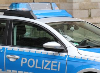 Blutiger Streit mit Schere Polizeieinsatz nach Scherenattacke in Neugraben