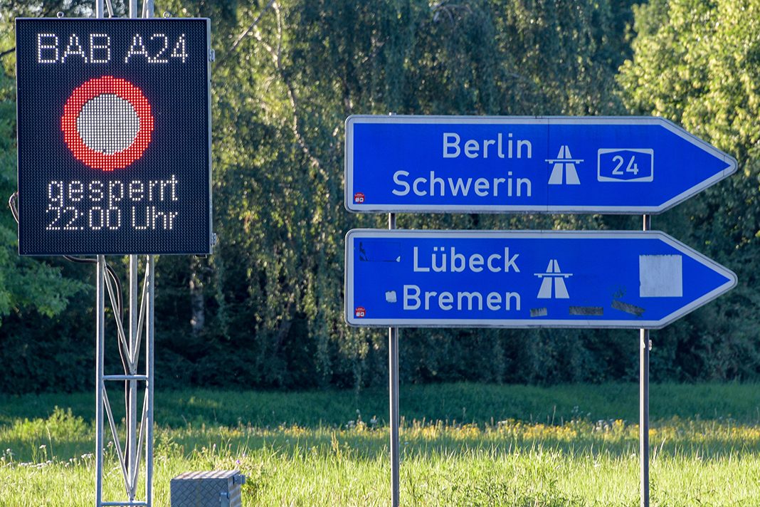 Der Hamburger Abschnitt der A24 wird wegen Bauarbeiten bis zum 04.08.2018 voll gesperrt.