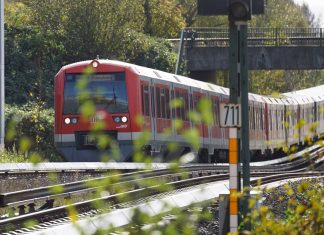 Autonomes Fahren: S-Bahn will Züge modernisieren Die S-Bahn auf dem Weg nach Pinneberg.