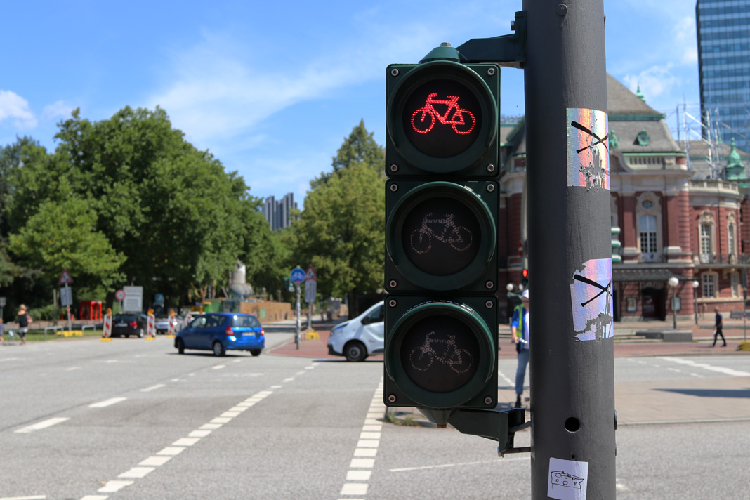 Die Kreuzung Sievekingplatz ist einer der Orte, der Radfahren in Hamburg so gefährlich macht