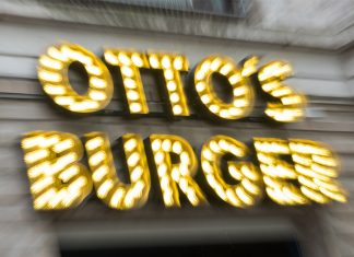 Otto’s Burger: Name bleibt Otto's Burger : Ein Schild des Hamburger Burgerladens