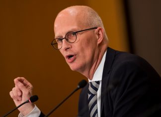 Tschentscher stellt Pläne für den Nahverkehr vor Hamburgs Bürgermeister Peter Tschentscher (SPD) stellt neue Pläne für Nahverkehr vor.