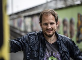 Kein Veto-Recht für Mario Götze Aljoscha Pause – Der Regisseur von "Being Mario Götze".