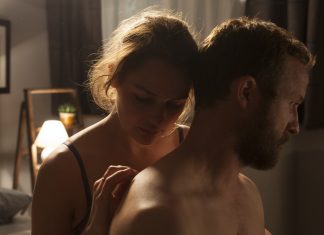 Vergessen oder vergelten? Das schönste Paar. Foto: One Two Films. Rezension