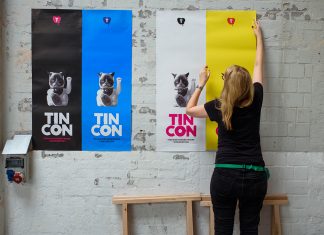 Digitale Jugendkultur: Bitte keinen Upload-Filter Gegen den Upload-Filter: Die Poster der Tincon werden aufgehangen.