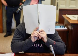 Verhandlung um Böllerexplosion am S-Bahnhof Veddel Prozess um Böllerexplosion am S-Bahnhof Veddel im vergangenen Dezember