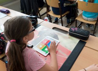 Digitalpakt Schule in der Diskussion Im Rahmen des Digitalpakt Schule investiert der Bund bis 2024 fünf Milliarden Euro in den technischen Fortschritt an Schulen. Foto: pixabay