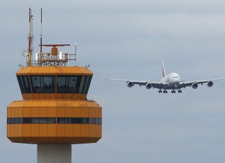 Ruhigere Nächte am Flughafen geplant Flughafen Hamburg, Emirates Airbus A380