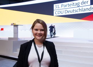 Antonia Haufler und die 1000 Delegierten Antonia Haufler beim CDU-Parteitag in Hamburg. Foto: Amelie Rolfs