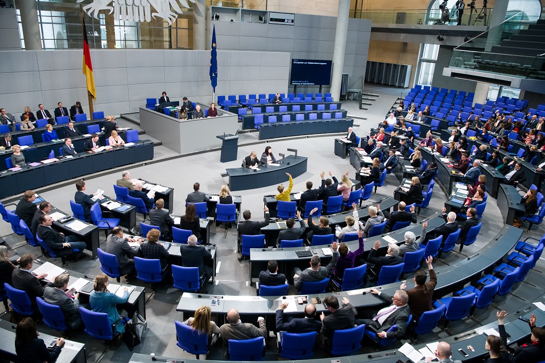 Der Bundestag hat für das dritte Geschlecht im Geburtenregister gestimmt.