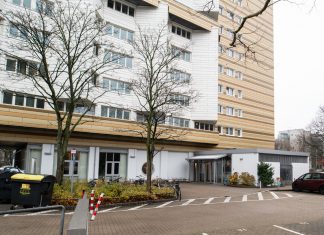 Messerattacke in Altona In diesem Wohnhaus in Altona kam es zu der Messerattacke. Foto: dpa