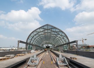 Elbbrücken: Das ist Hamburgs neue U-Bahn-Station Die Haltestelle Elbbrücken der Linie U4 wurde gestern eröffnet. Foto: Daniel Reinhardt/dpa