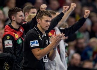 Handball-WM: “Ein gigantisches Gefühl” Christian Prokop jubelt seiner Mannschaft im letzten Testspiel vor der Handball-WM in Deutschland und Dänemark zu.