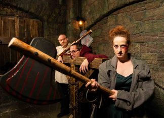 Inventur im Hamburg Dungeon Schauspieler im Hamburg Dungeon. Foto: Ulrich Perrey/dpa