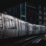 ÖPNV: Kritik an Personennahverkehr deutlich gestiegen Eine Hamburger U-Bahn des ÖPNV am Rödingsmarkt. Foto: Max Langelott/Unsplash