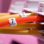 Schnelles Internet bis 2021: Telekom schließt Lücken Bunte Glasfaserleitungen in der Vermittlungsstelle Stuttgart Schockenriedstrasse. Bild von 2006