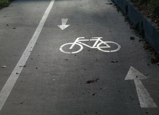 Bundesrat erlaubt E-Scooter auf Radwegen Bald bekommen Fahrräder in Hamburg auf Radwegen Konkurrenz.