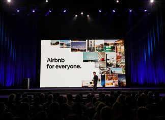 Airbnb deaktiviert tausende Inserate Airbnb-Gründer Brian Chesky hält einen Vortrag. Foto: Airbnb