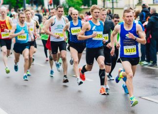 Halbmarathon in Hamburg Läufer*innen eines Marathons. Foto: Pixabay