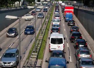 Hamburg: Stauhauptstadt Deutschlands Autos stehen in der Innenstadt im Stau