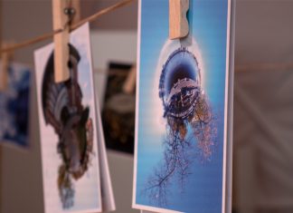 Winzige Planeten beim Sommer des Wissens Postkarten an einer Wäscheleine