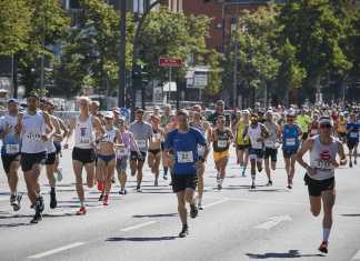 Hitze-Chaos: Viele Läufer kollabieren Streckenimpressionen-Hella-Halbmarathon