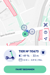 Startbildschirm der Tier-App mit Stadtplan und drei verfügbaren Rollern