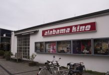 Ums Eck geschaut: Alabama Kino Kino Außenansicht