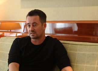 “Da passiert gerade etwas Bedrohliches, ganz öffentlich” Christian Schwochow, Regisseur von Deutschstunde, im Interview mit FINK.HAMBURG.