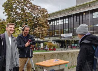 Lucke zurück im Hörsaal: Das sagen Studierende Fink Reporter bei der Arbeit