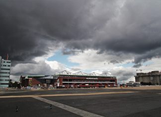 Hol den Friesennerz raus! Wolken über dem Millerntorstadion