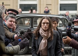 Was muss eine Demokratie aushalten? Schausoielerin Keira Knightley im Film Official Secrets