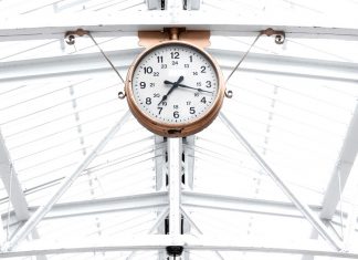 Zeitumstellung: Eine Stunde länger schlafen Am Sonntag wird wieder auf Winterzeit umgestellt. Foto: Unsplash