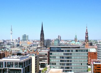 Kein Ende in Sicht: Mieten für Büroräume steigen weiter Die Skyline von Hamburg