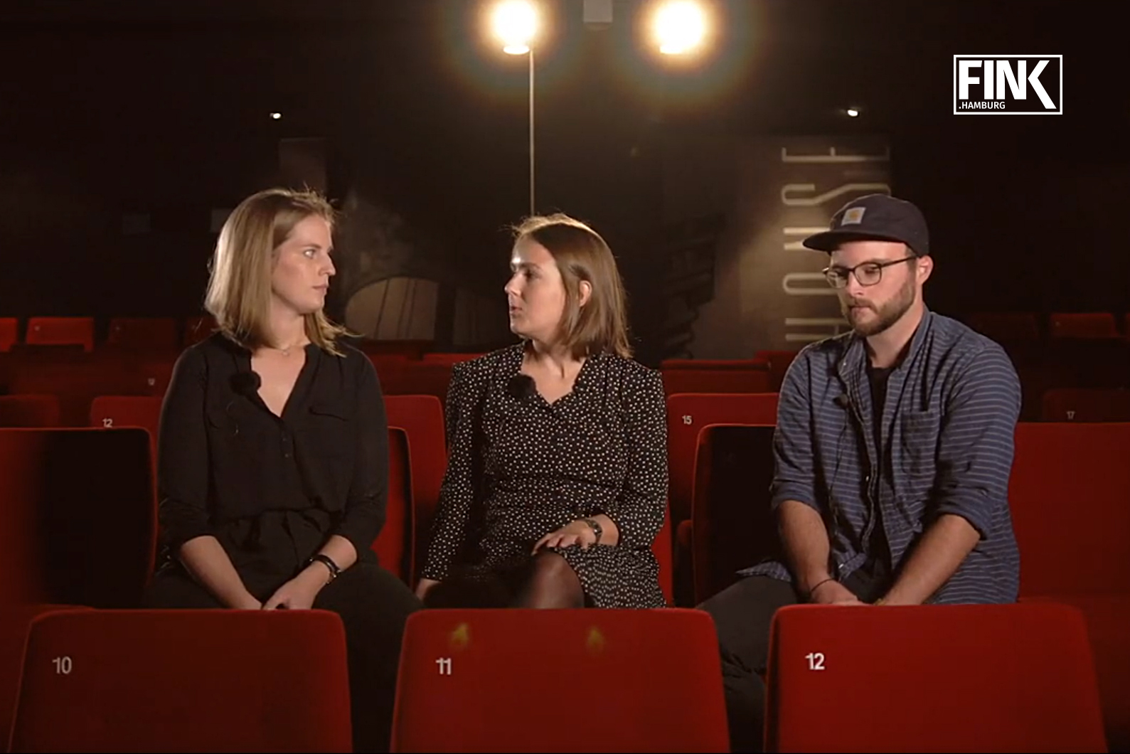 Lisa, Melli und Ben besprechen im Passage Kino den Jugendfilm "100 Kilo Sterne"