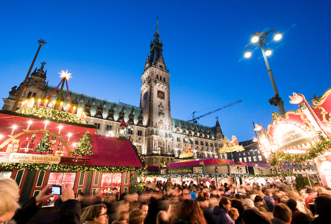 Weihnachtsmarkt-Rathausmarkt-Hamburg