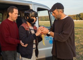 Ehrlich, intensiv und einfühlsam In "Alles außer gewöhnlich" arbeiten die beiden Männer Bruno und Malik mit autistischen Kindern und Jugendlichen zusammen.