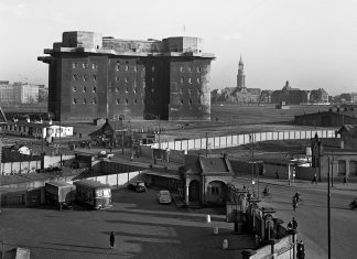 Mehrzweckbrocken Feldstraße 66 Grau in grau: Der Bunker auf dem Heiligengeistfeld. Foto: NDR/Hans Cantzler
