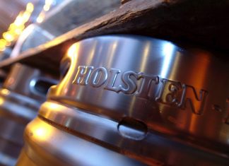 Nach über 200 Jahren: Kein Bier mehr aus Altona Ein Fass aus Metall mit dem Holsen Schriftzug.