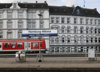 Stadt Hamburg kauft Bahnhof Altona Blick über die Ferngleise am Bahnhof Altona.