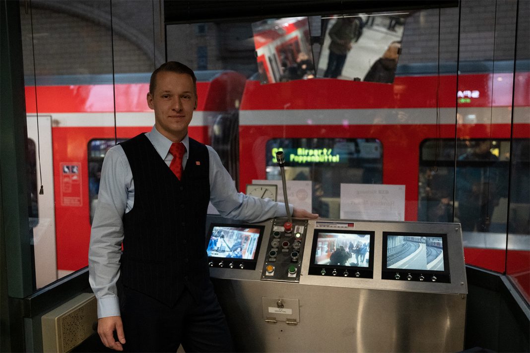 Maik Thorenz is 26 years old and works for the Deutsche Bahn since ten years.
