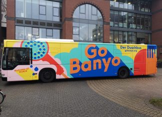 Erster Duschbus für Hamburger Obdachlose Duschbus Obdachlose Dusche Straße Spenden Waschen
