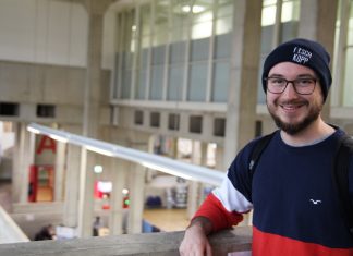 Fair-Teiler: Immer mit dem halben Bein im Gefängnis Portrait von Finn Ehlerding.