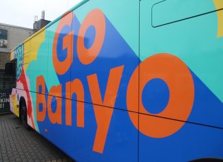 “Von Menschen mit einem Dach über dem Kopf, für Menschen ohne” GoBanyo ist der erste Duschbus für Obdachlose in Hamburg.