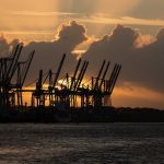 Hamburger Hafen: 100.000 Tonnen weniger CO2 Laut Nachhaltigkeitsbericht der HPA sind im Hamburger Hafen rund 100.000 Tonnen Co2 eingespart worden. Foto: Pixabay
